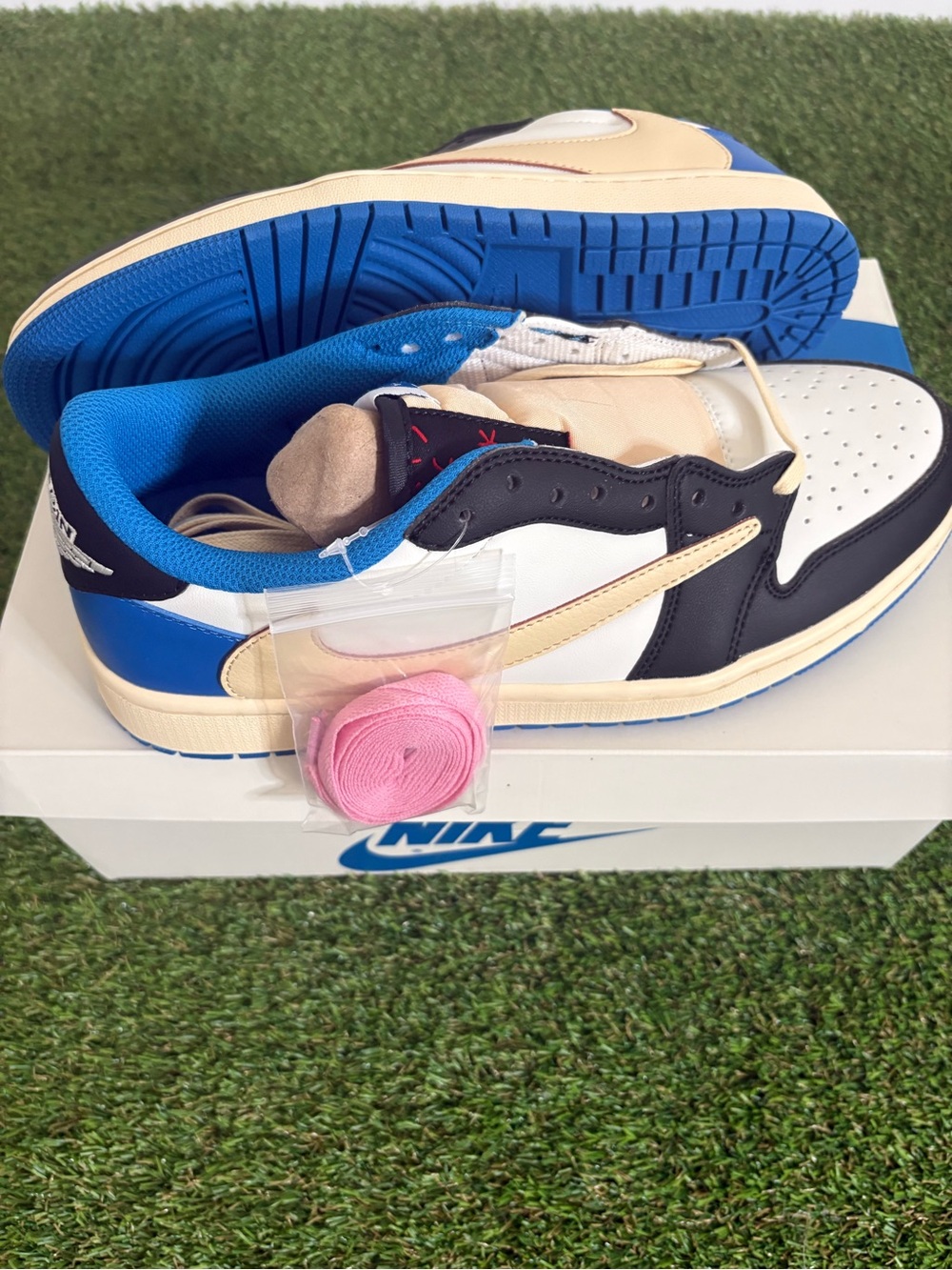 Nike Air Jordan 1 Low Travis Scott Fragement - White/Black/Blue/Cream